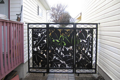 Inspiration for a traditional landscaping in Vancouver.