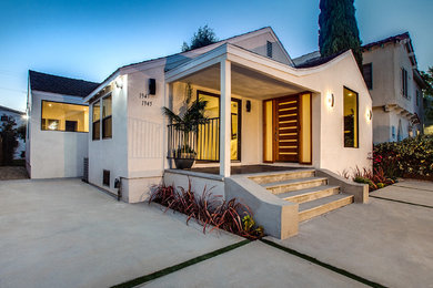 Example of a classic home design design in Los Angeles
