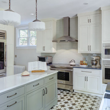 Sunny Modern Farmhouse Kitchen