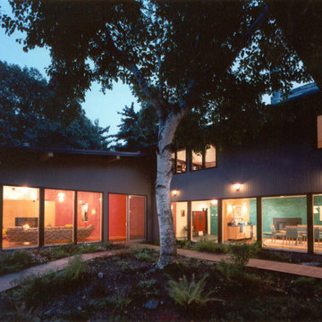 Exterior Courtyard View