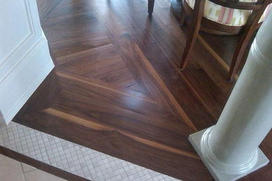 Example of a classic dining room design in Charleston