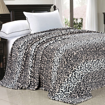 Snow Leopard Safari Flannel Fleece Blankets (Twin & Queen Sizes)
