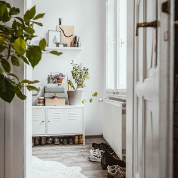 SCANDINAVIAN ENTRANCE