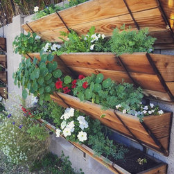 Our Gallery - Planter Hardware And Accessories