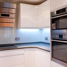 Compact Kitchens for Smaller Spaces