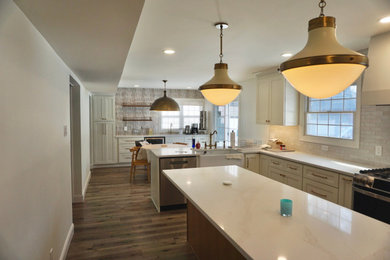 Kitchen - transitional kitchen idea in Philadelphia