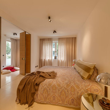 Cosmopolitan Garden Apartment