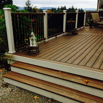 Trex Transcend spiced rum deck with Trex composite posts.