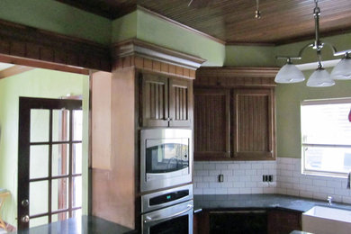 Example of a transitional kitchen design in Houston