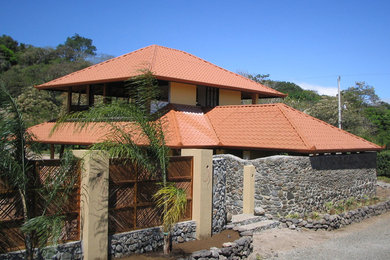 Exterior home idea in Other