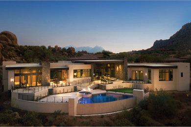 Example of an exterior home design in Phoenix