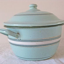 Kitchen gadgets/pots