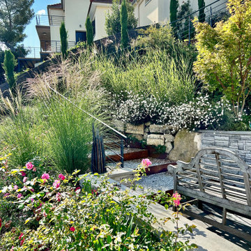 Jardin sur les falaises rocheuses