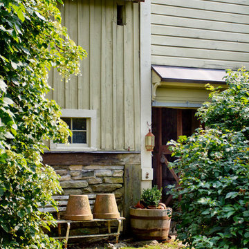 My Houzz: Layers of Patina and an Artist’s Touch in a New York Colonial