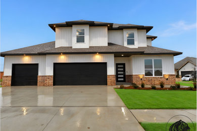 Minimalist exterior home photo
