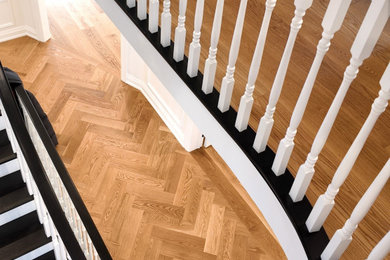 Example of a minimalist staircase design in Toronto