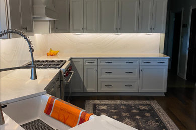 Transitional kitchen photo in Omaha