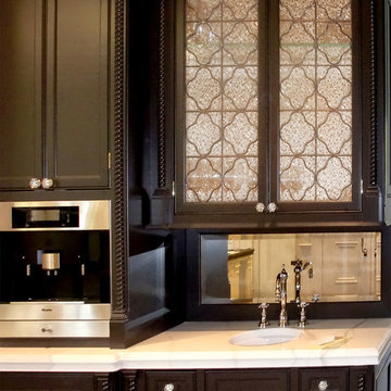 Quatrefoil Pattern Kitch Cabinet Glass - Style Guide - Clear Textures
