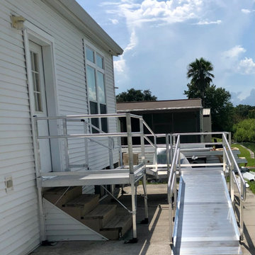 Aluminum wheelchair ramp