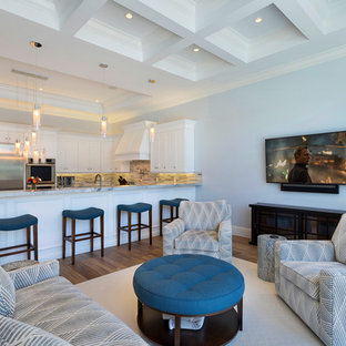 Kolonialstil Wohnzimmer Mit Grauer Wandfarbe Ideen Design Bilder Houzz