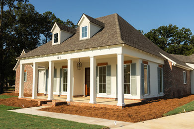 Transitional exterior home idea in New Orleans