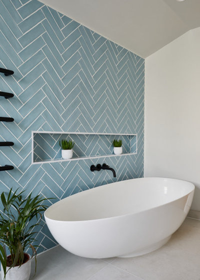 ミッドセンチュリー 浴室 by Design Squared Architects