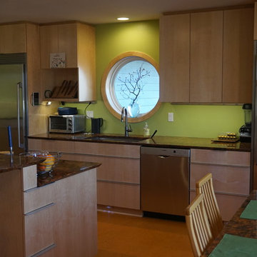 Kitchen - modern AND warm.