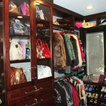 Chocolate Pear Ladies Dressing Room