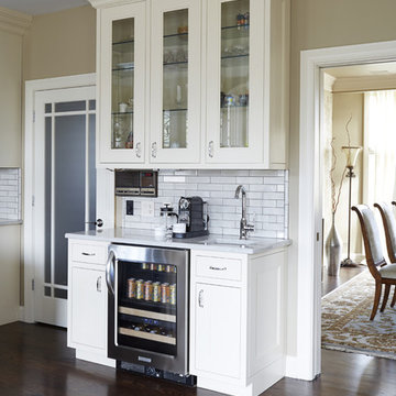 Classic Cream Colored Kitchen in Naperville