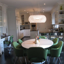KITCHEN/BAR AREA