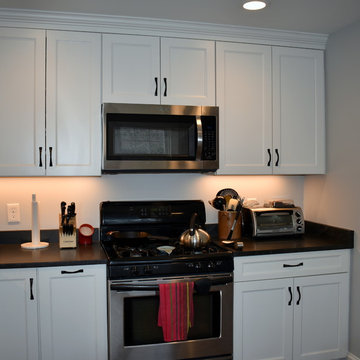 Wellborn Forest Kitchen with American Mist granite