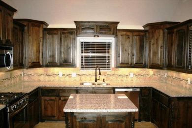 Example of a kitchen design in Austin