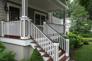 Inspiration for a timeless porch remodel in New York