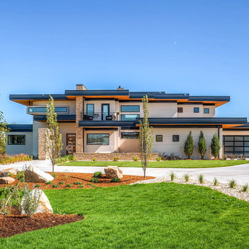 Miesian Modern home with Milgard Ultra windows and doors
