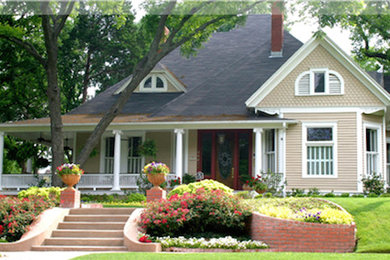 Exterior home photo in Milwaukee