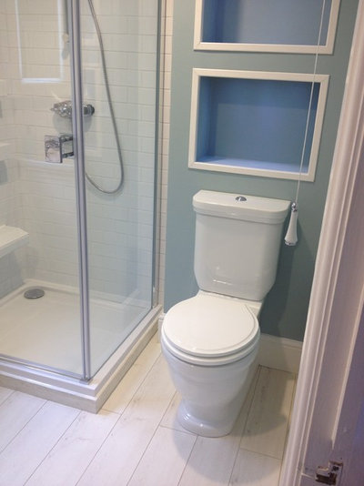Классический Ванная комната by Pembroke Bathrooms