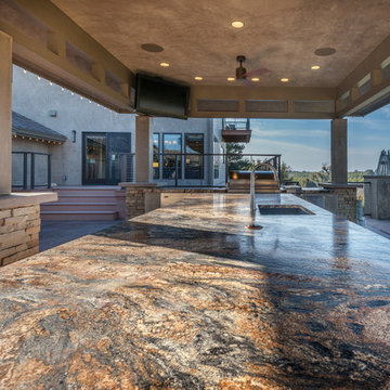 Contemporary Outdoor Entertaining / Pool House