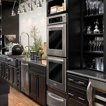 KraftMaid: Onyx Kitchen