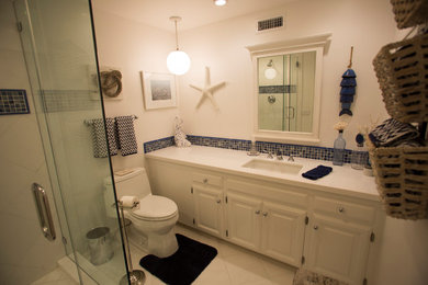 Example of a classic bathroom design in Orange County