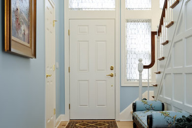 Entryway - traditional entryway idea in Boston