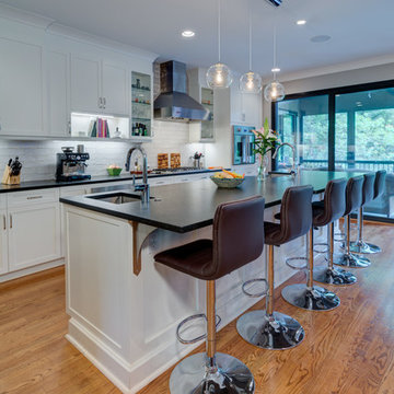 Spectacular Spacious Kitchen