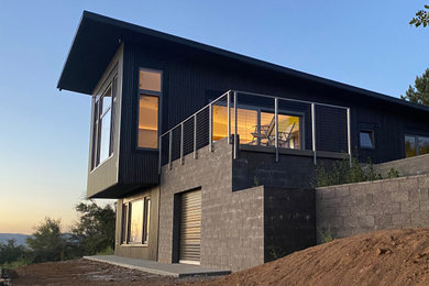 Photo of a modern exterior in San Diego.