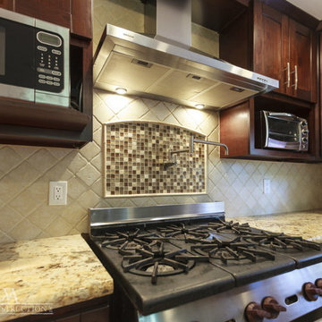 Updated Kittery Court Kitchen