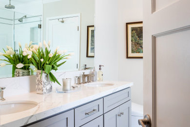 Bathroom - modern bathroom idea in Los Angeles