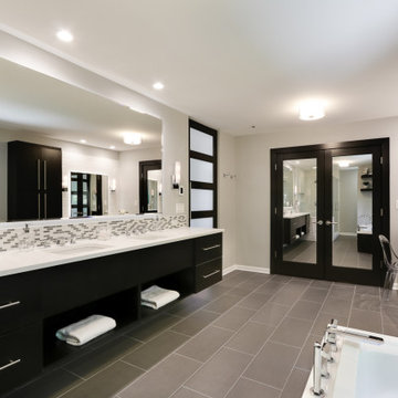 Contemporary Master Bath in Deerfield