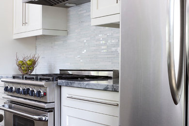 Example of a trendy kitchen design in Toronto