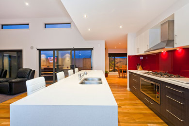 Inspiration for a contemporary kitchen in Geelong.