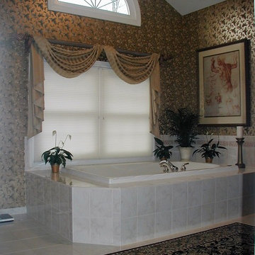 Master Bathroom Soaking Tub Area
