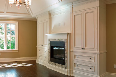 Bedroom - transitional bedroom idea in Toronto