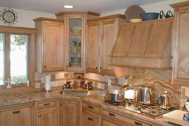 Elegant kitchen photo in New York